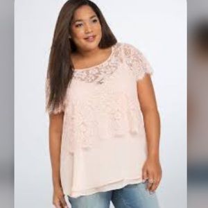TORRID LACE CROP TOP SZ 2 (18-20)